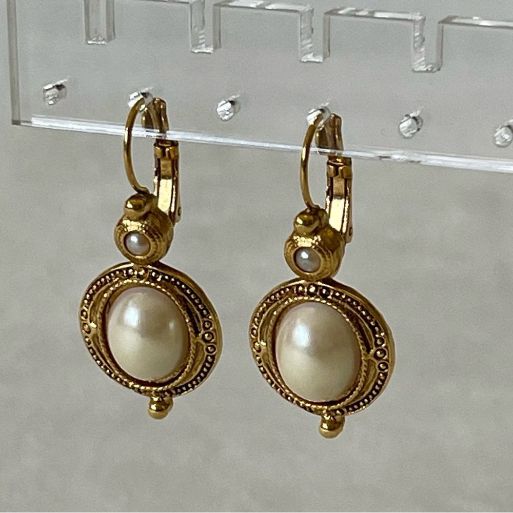 Elegant Vintage Antique Gold Tone Pierced Pearl Drop Earrings - Picture 5 of 11